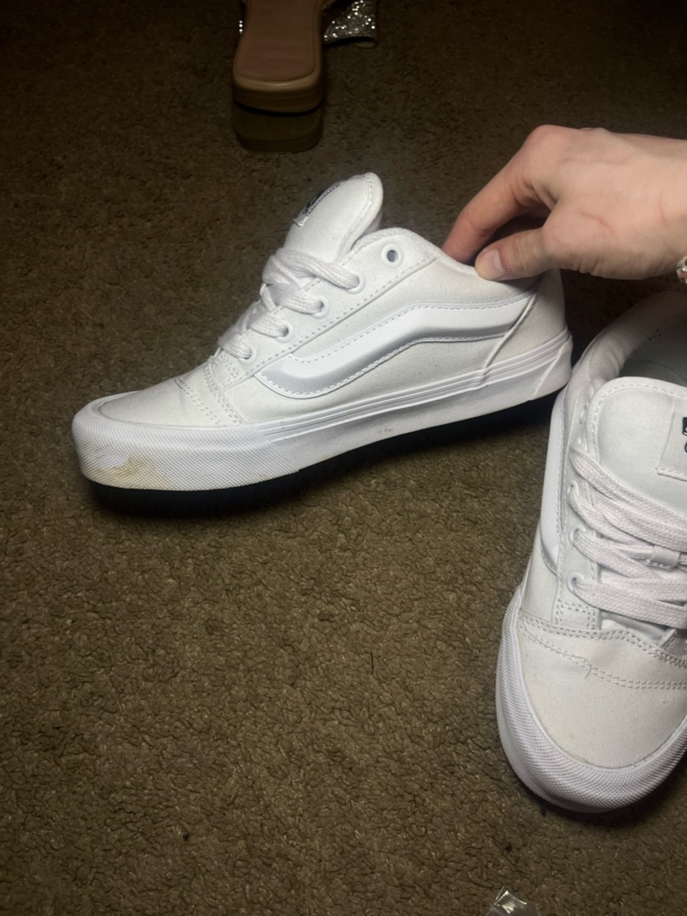 ☁️💘ALL WHITE OLD SKOOL VANS + PINK LACES💘☁️ - Picture 2 of 4